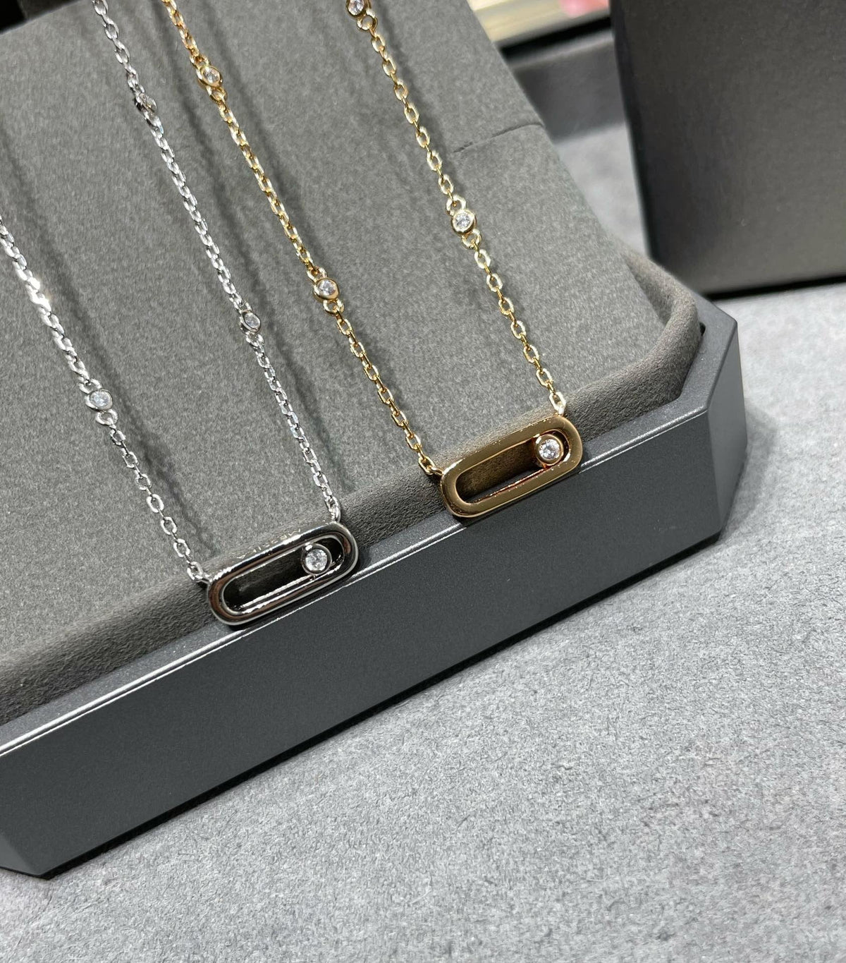[AURORA]MOVE UNO DIAMOND NECKLACE
