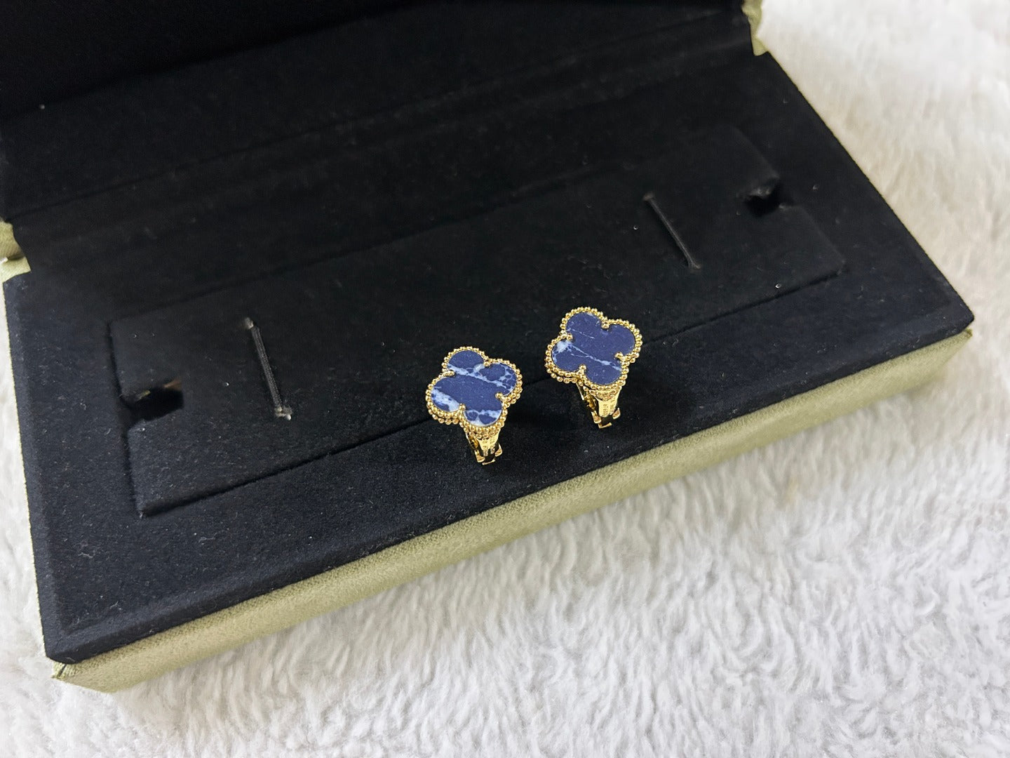 [Baslove]CLOVER PIETERSITE MEDIUM STUD EARRINGS