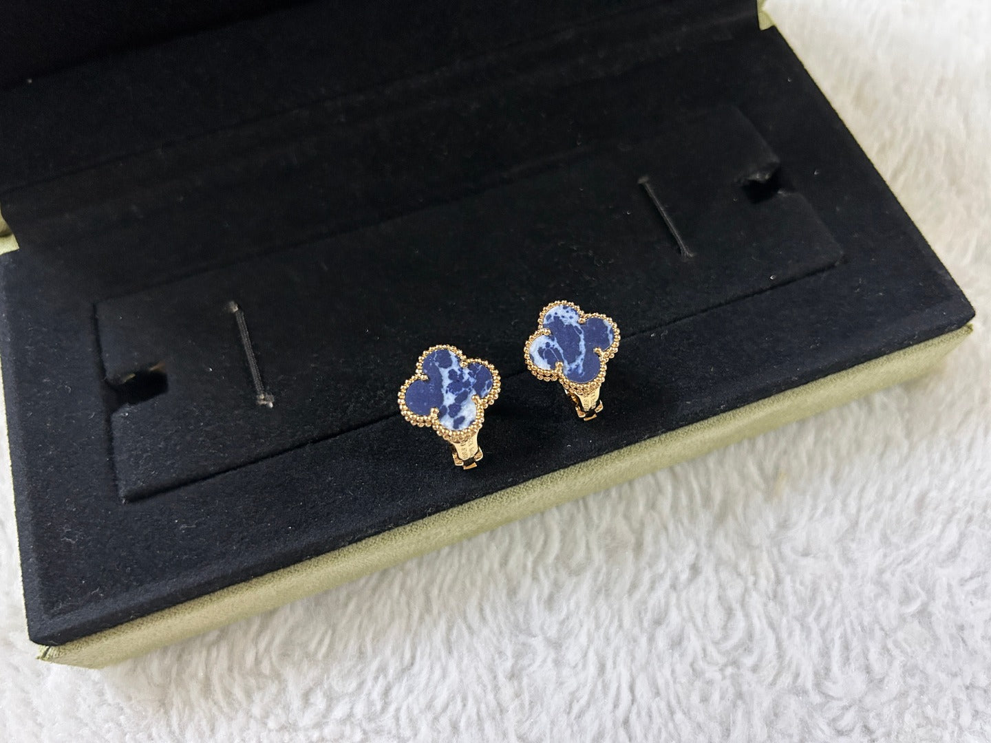 [Baslove]CLOVER PIETERSITE MEDIUM STUD EARRINGS