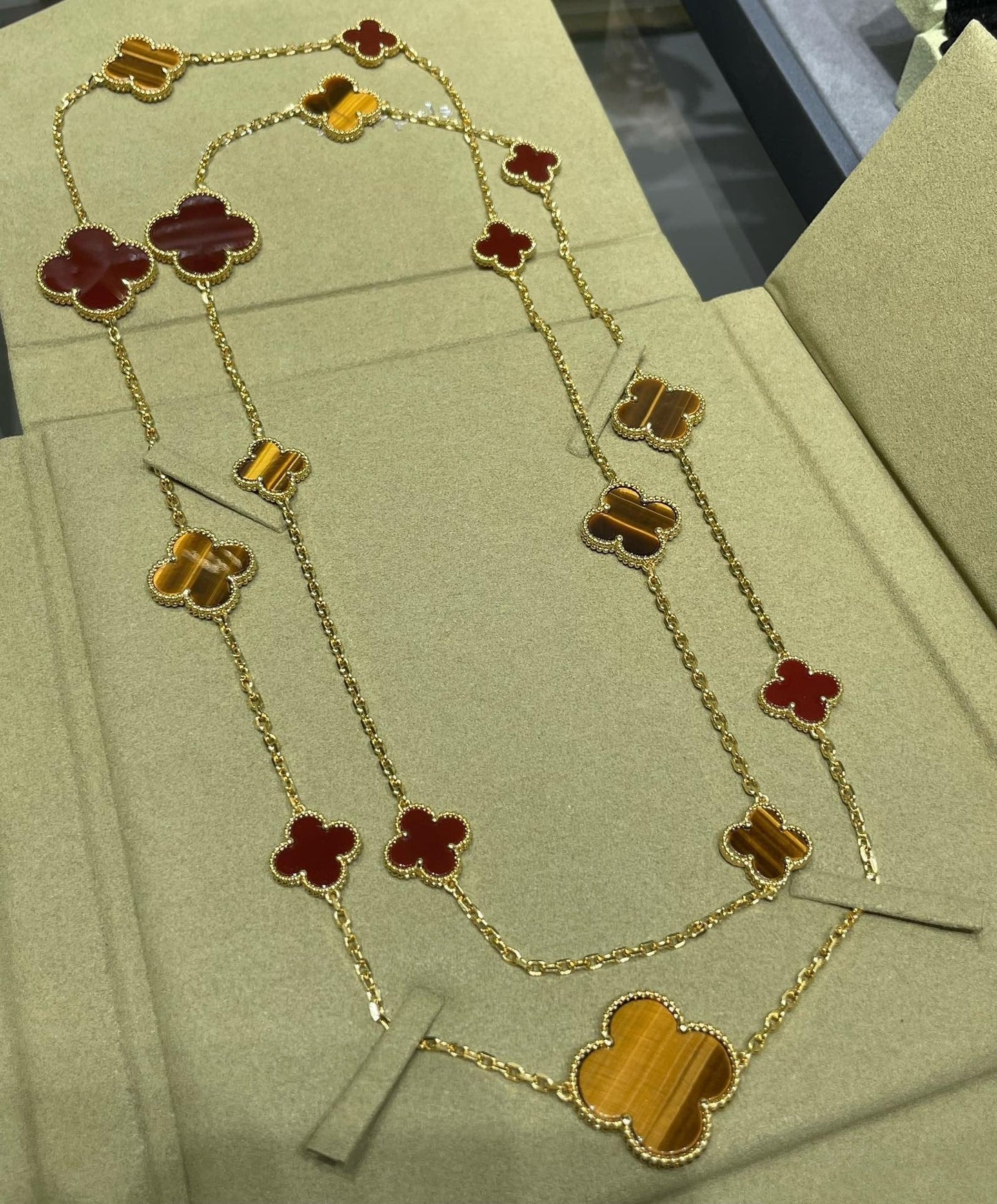 [Baslove]CLOVER 16 MOTIF CARNELIAN TIGER EYE ROSE GOLD NECKLACE