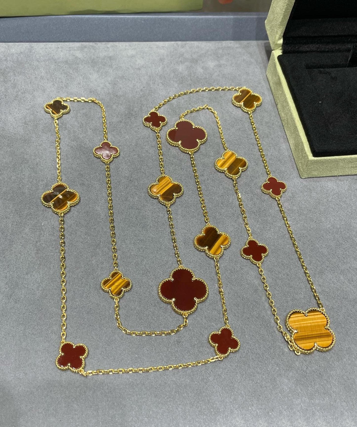 [Baslove]CLOVER 16 MOTIF CARNELIAN TIGER EYE ROSE GOLD NECKLACE