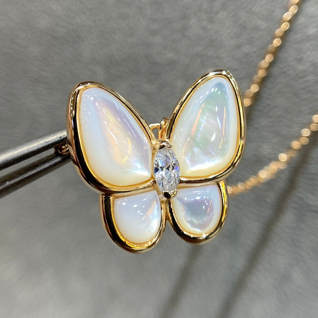 [Baslove]BUTTERFLY MOP DIAMOND NECKLACE