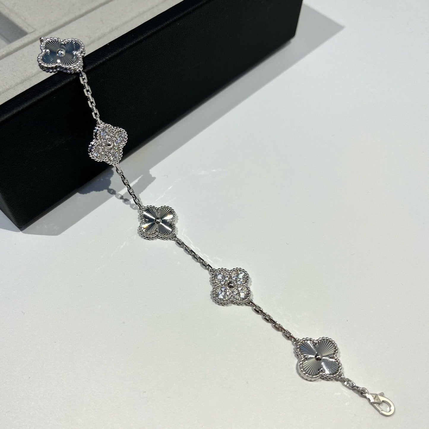 [Baslove]CLOVER 5 MOTIF SILVER DIAMOND BRACELET