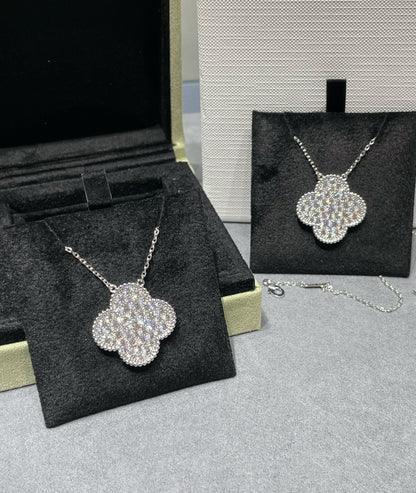 [Baslove]CLOVER 25MM LARGE PENDANT DIAMOND PAVED SILVER NECKLACE