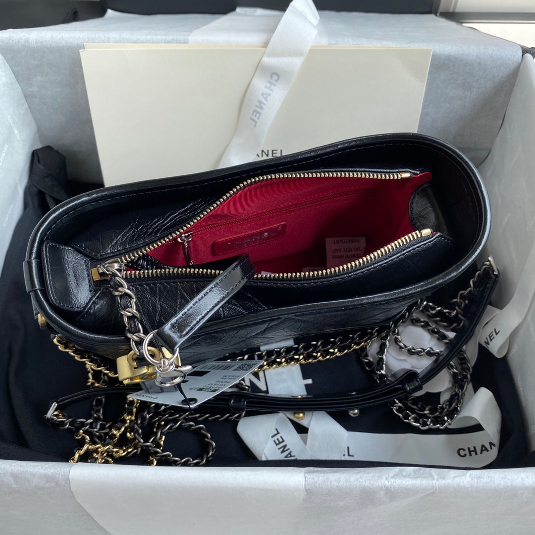 CC GABRIELLE MINI 20 HOBO BAG IN BLACK CALFSKIN