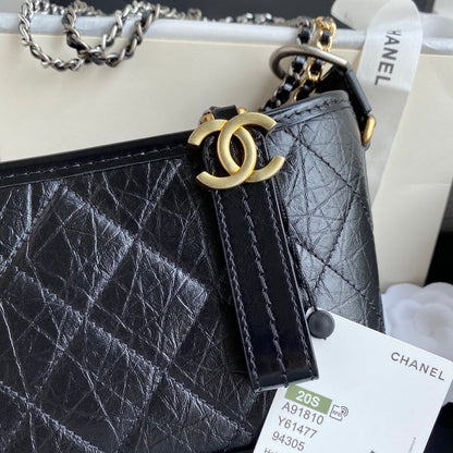 CC GABRIELLE MINI 20 HOBO BAG IN BLACK CALFSKIN