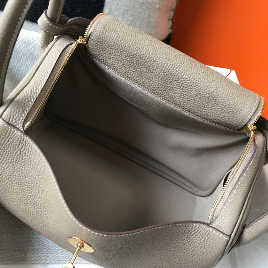 HM LINDY 30 BAG IN PEANUT BROWN CALFSKIN GOLD HARDWARE