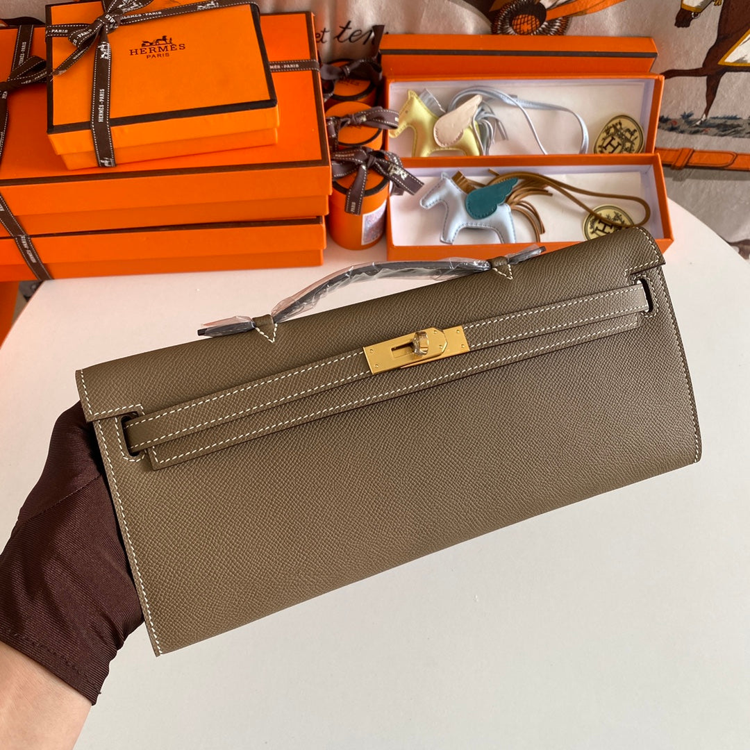 KELLY CUT 31 IN MOCHA BROWN CALFSKIN WITH GOLD HARDWARE