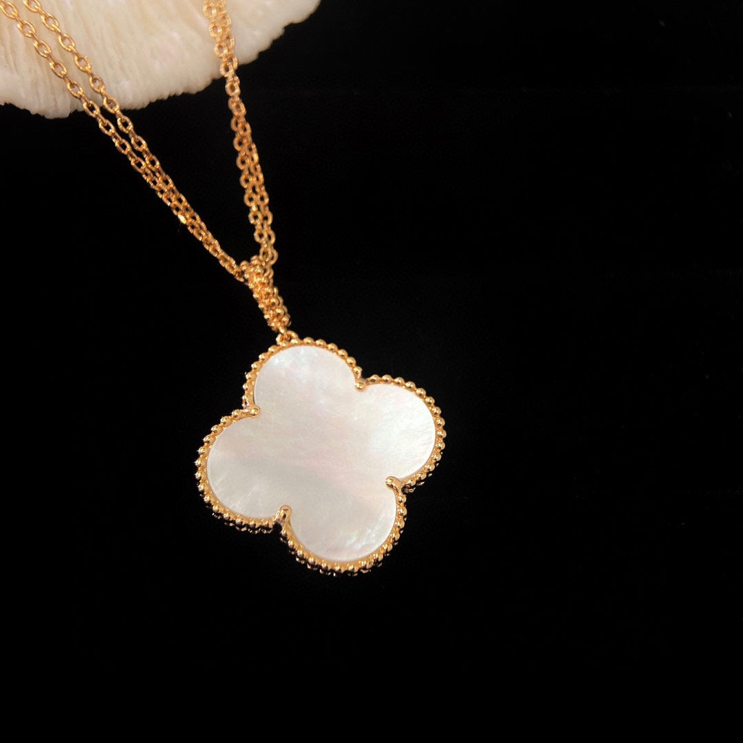 [Baslove]CLOVER 25MM MOP LARGE PENDANT NECKLACE