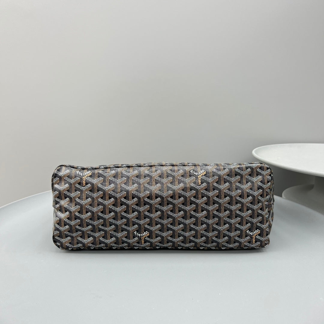 HOBO BOHÈME 34 IN BROWN GOYARDINE CANVAS AND CALFSKIN