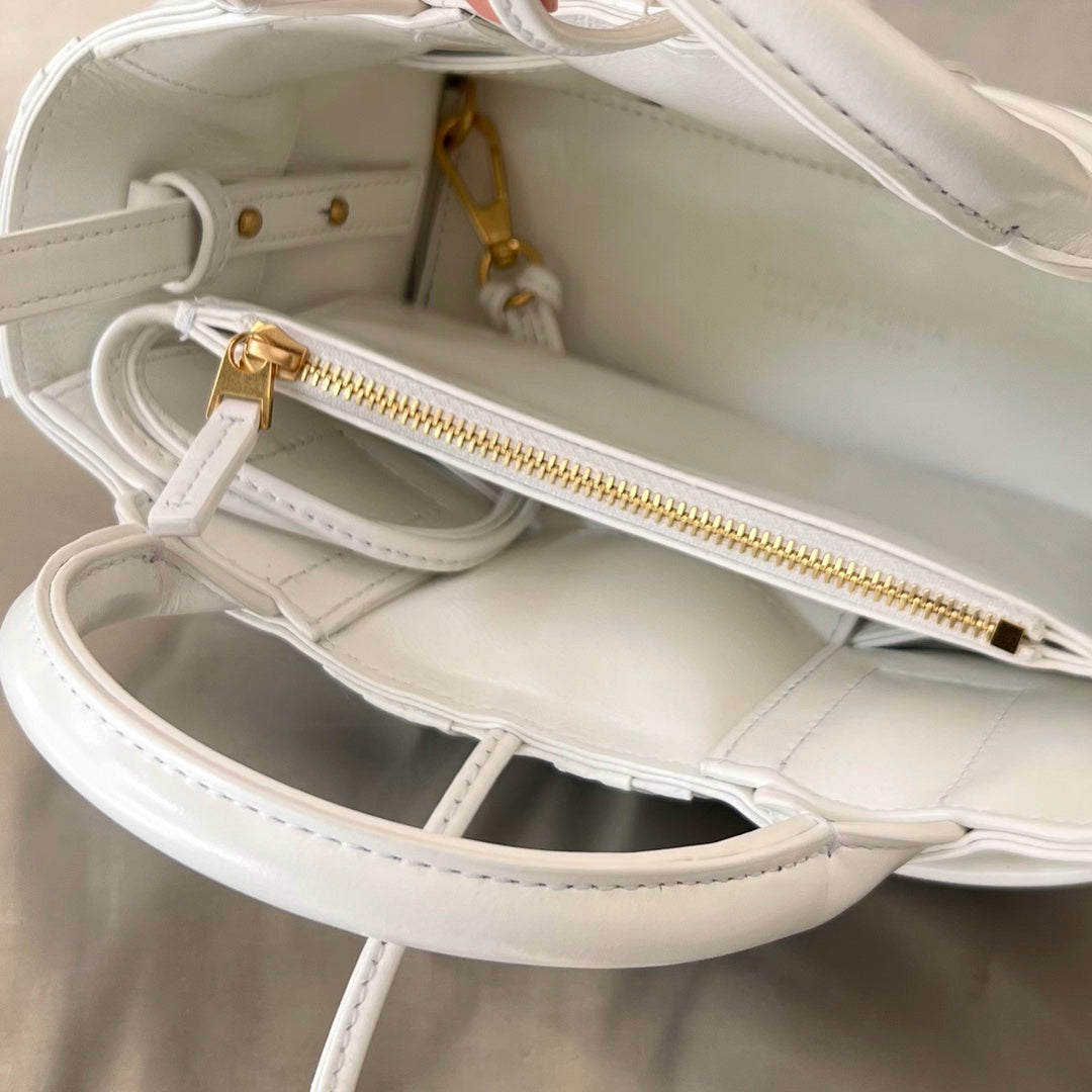 CANDY ARCO TOTE 20 IN WHITE SOFT LAMBSKIN