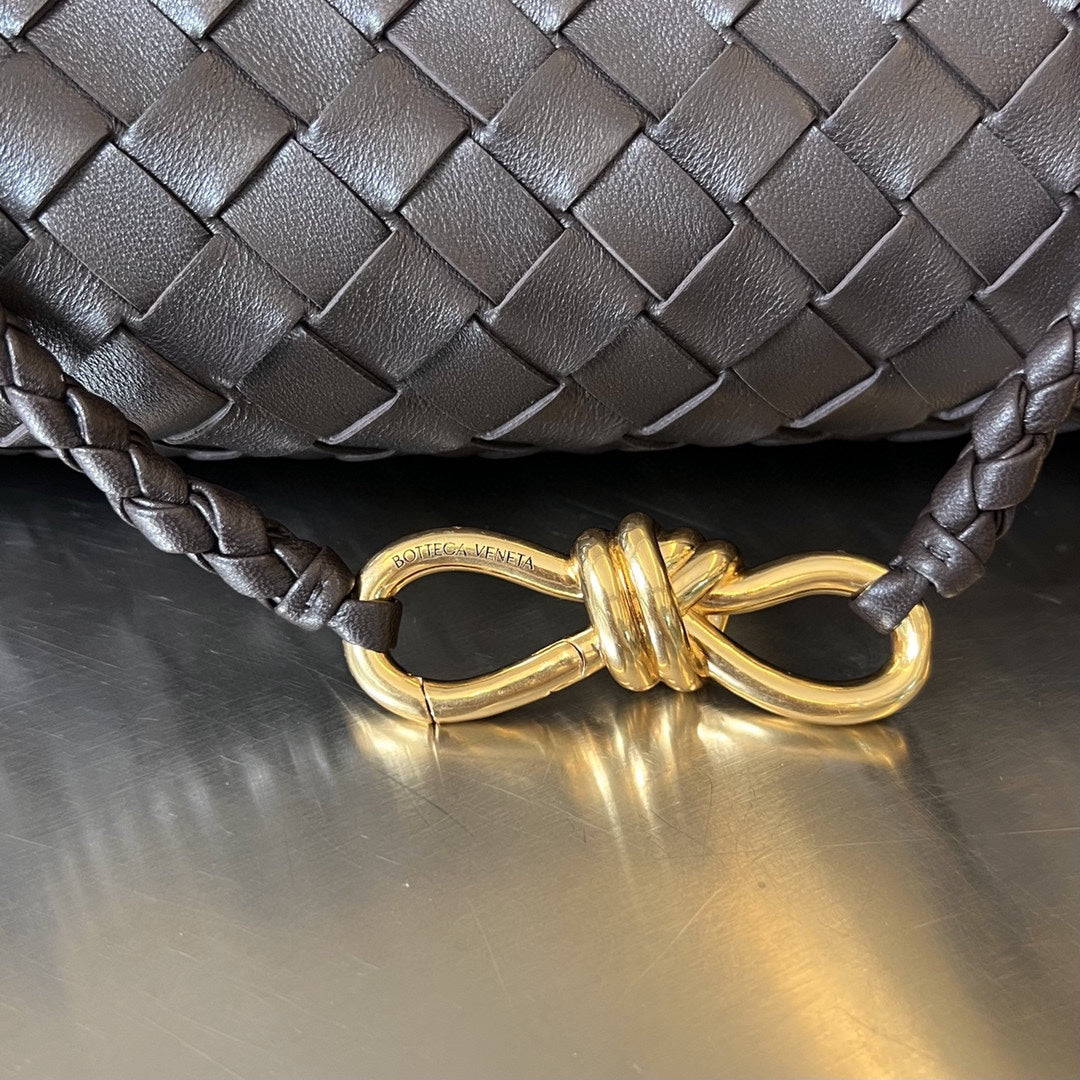 SMALL ANDIAMO 29 IN DARK BROWN LAMBSKIN