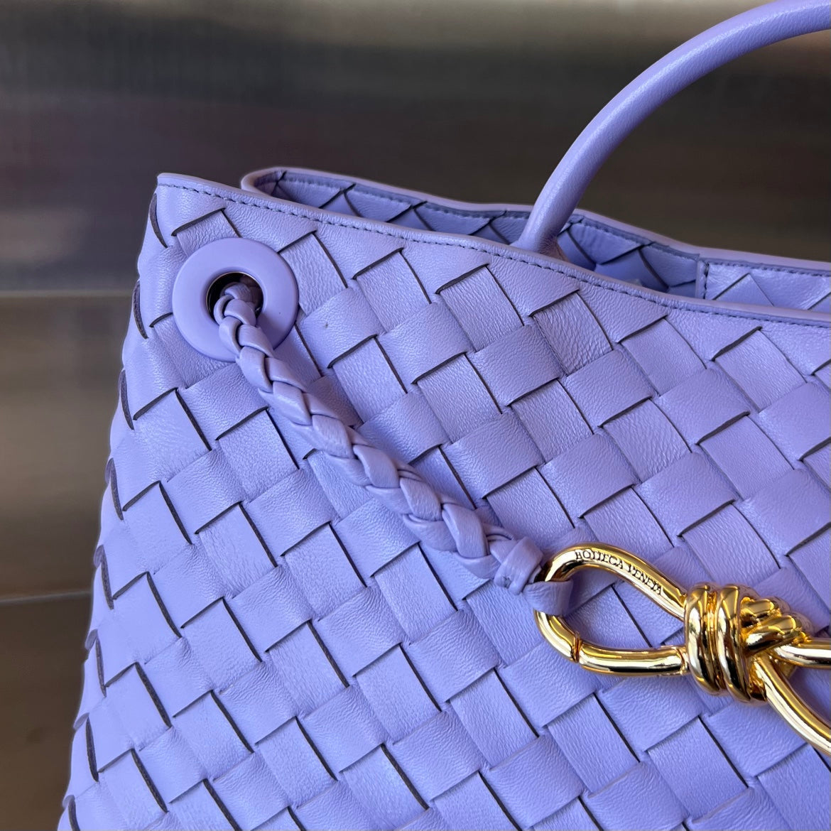 SMALL ANDIAMO 29 IN LIGHT PURPLE LAMBSKIN