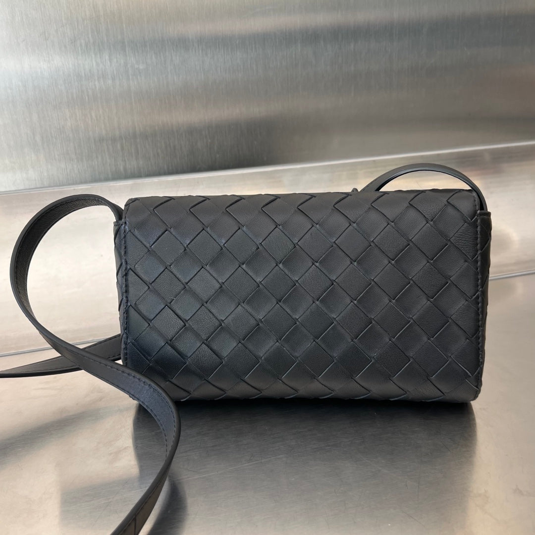 ANDIAMO 21 IN BLACK LAMBSKIN