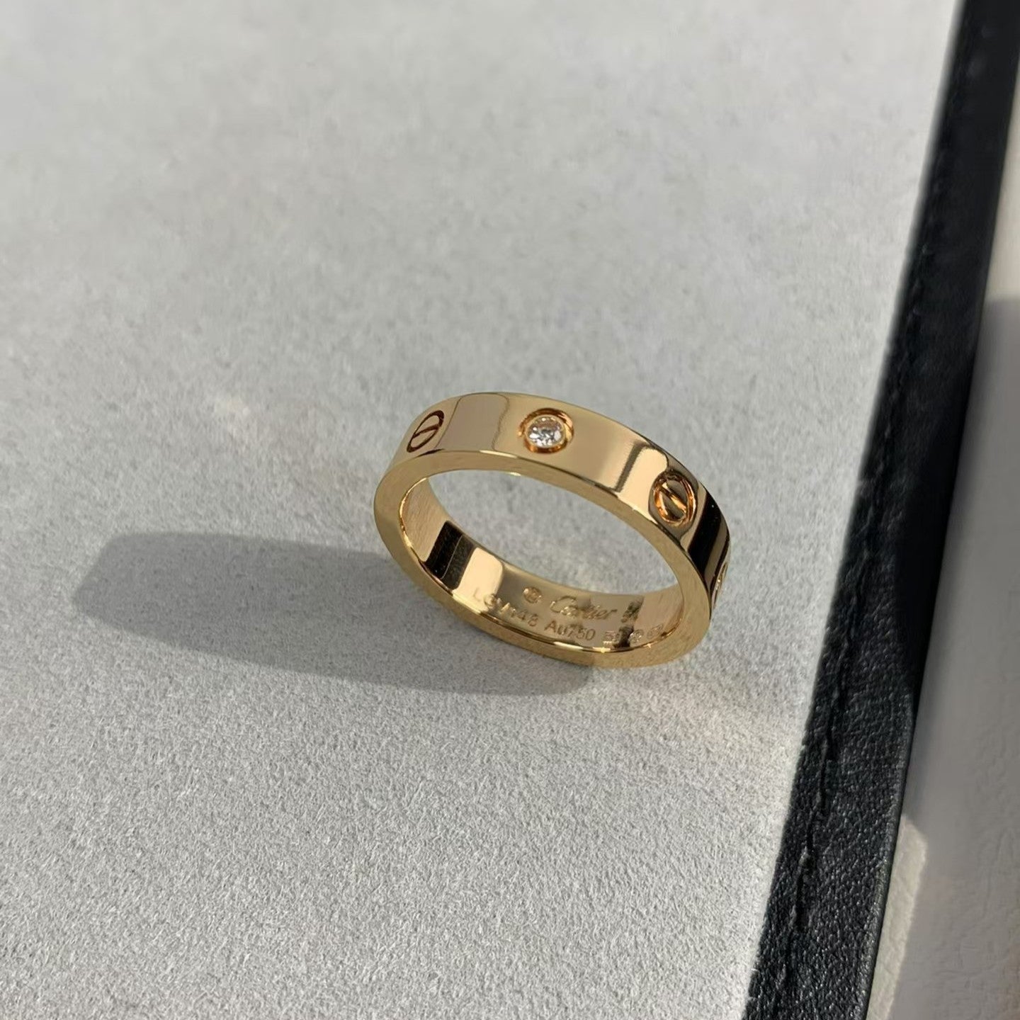 [AURORA] LIEBESRING 4MM 1 DIAMANT ROTGOLD