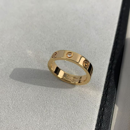 [AURORA] LIEBESRING 4MM 1 DIAMANT ROTGOLD