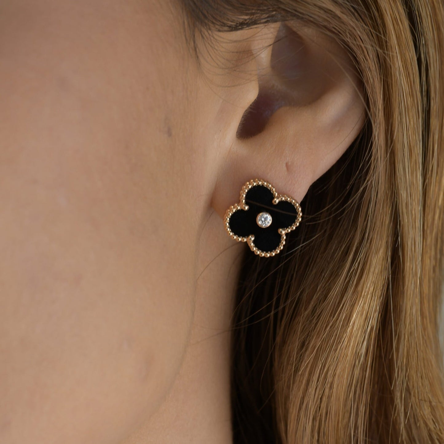 [Baslove]CLOVER MEDIUM 1 MOTIFS ONYX DIAMOND EARRINGS