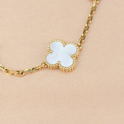 [Baslove]CLOVER  5 MOTIF WHITE MOP BRACELET