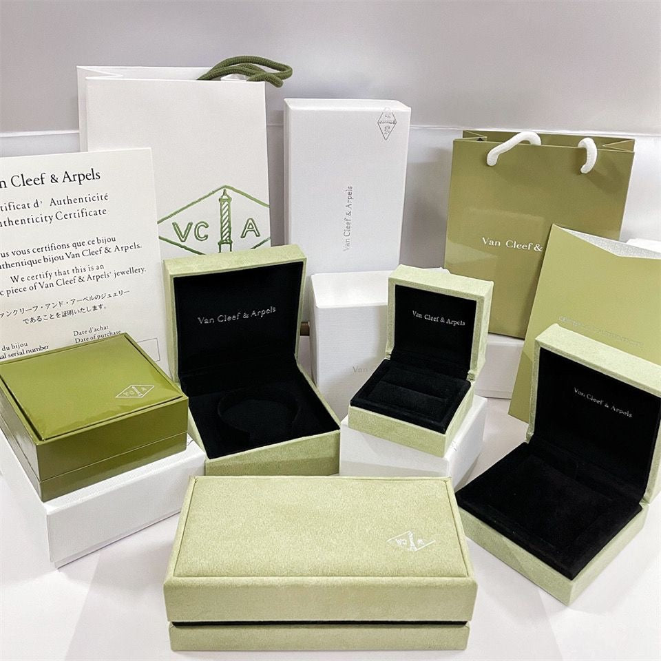 [AURORA]VA CLOVER BRACELET NECKLACE RING BOX GIFT BAG