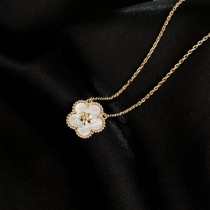 [Baslove]LUCKY  WHITE MOP  PLUM BLOSSOM NECKLACE