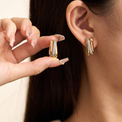 [AURORA]TRINITY HALF DIAMOND  CUSHION EARRINGS