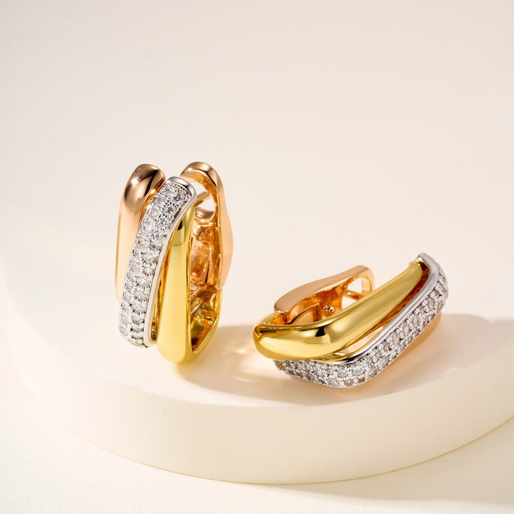 [AURORA]TRINITY HALF DIAMOND  CUSHION EARRINGS