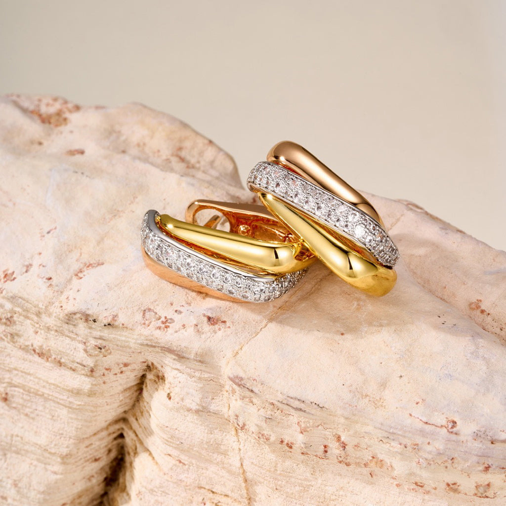 [AURORA]TRINITY HALF DIAMOND  CUSHION EARRINGS