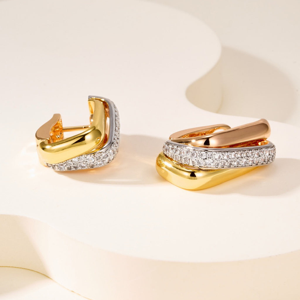 [AURORA]TRINITY HALF DIAMOND  CUSHION EARRINGS