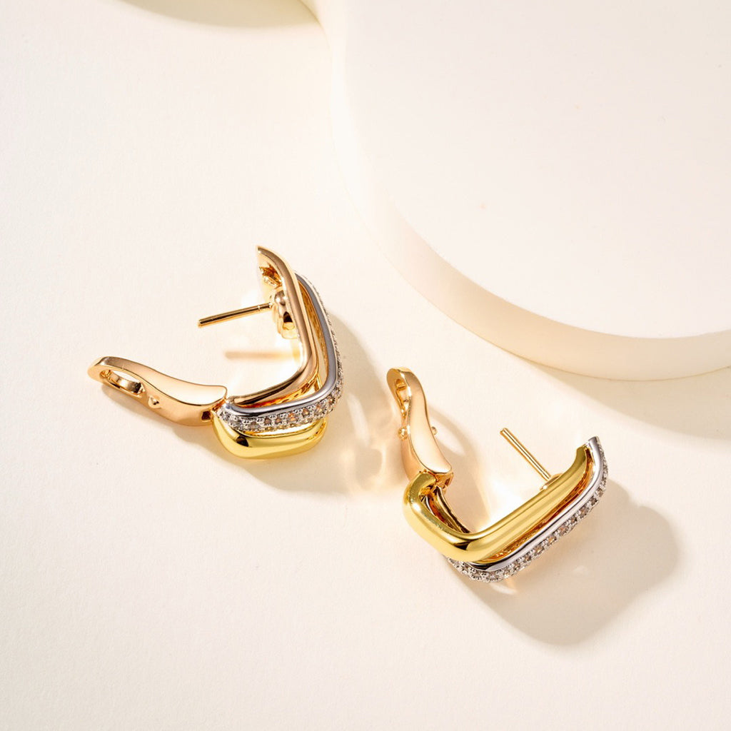 [AURORA]TRINITY HALF DIAMOND  CUSHION EARRINGS