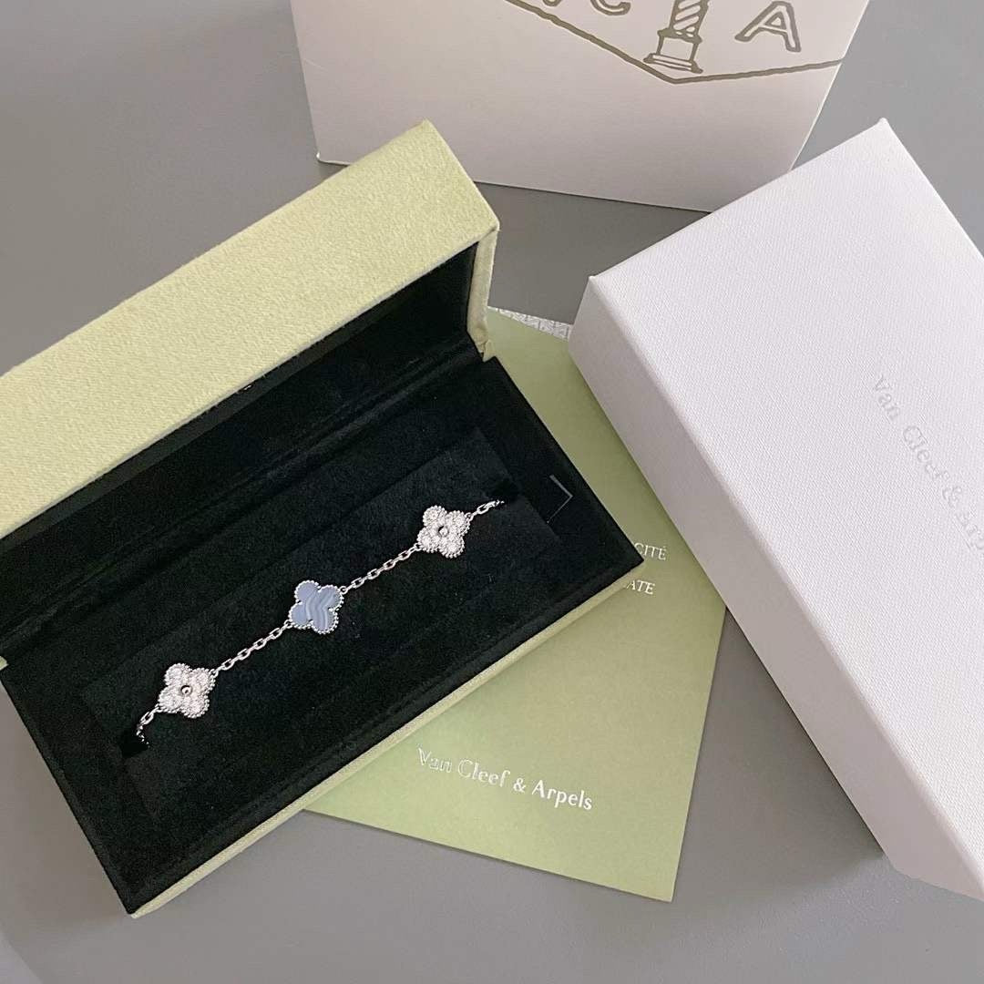 [baslovejewels]CLOVER  5 MOTIF DIAMOND PURPLE CHALCEDONY BRACELET SILVER