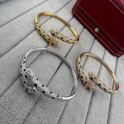 [AURORA]PANTHERE DOUBLE HEADED HALF DIAMOND OPEN BRACELET