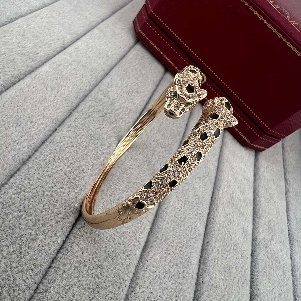 [AURORA]PANTHERE DOUBLE HEADED HALF DIAMOND OPEN BRACELET