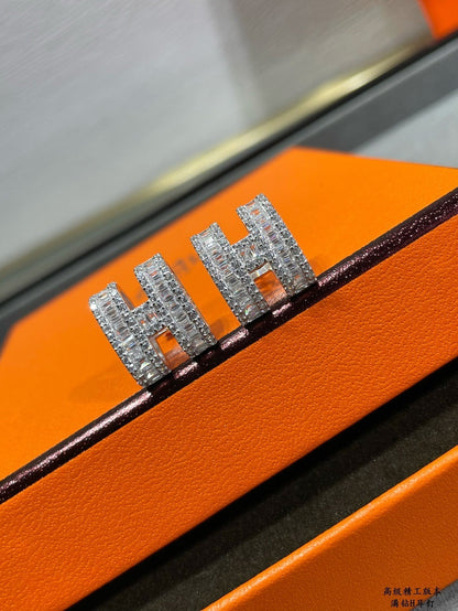 [Baslove]H STUD EARRINGS WITH SILVER DIAMONDS