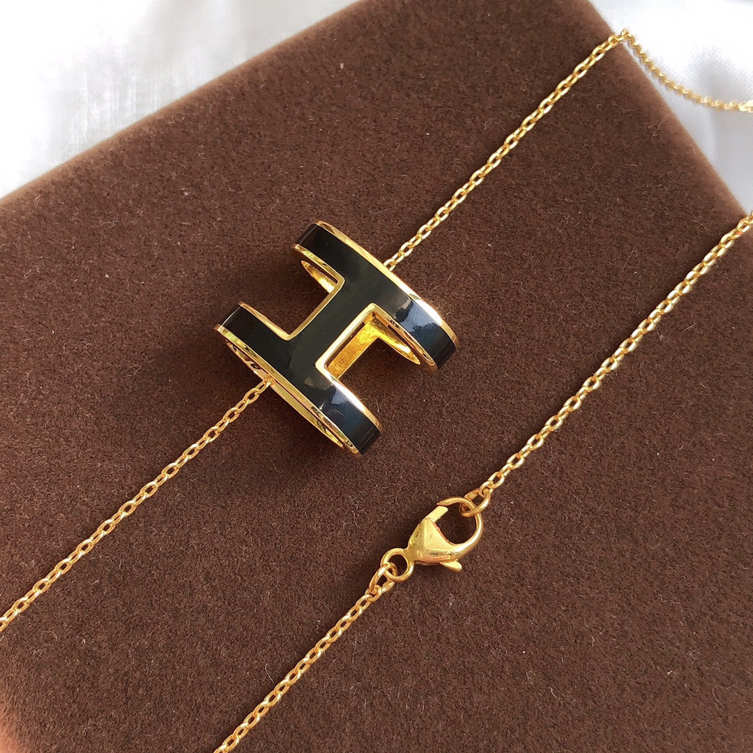 [Baslove]HM CLIC BLACK ENAMEL GOLD NECKLACE