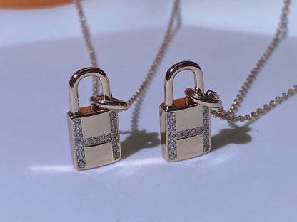 [Baslove]HM ADVANCED NICHE LOCK HEAD NECKLACE DIAMONDS