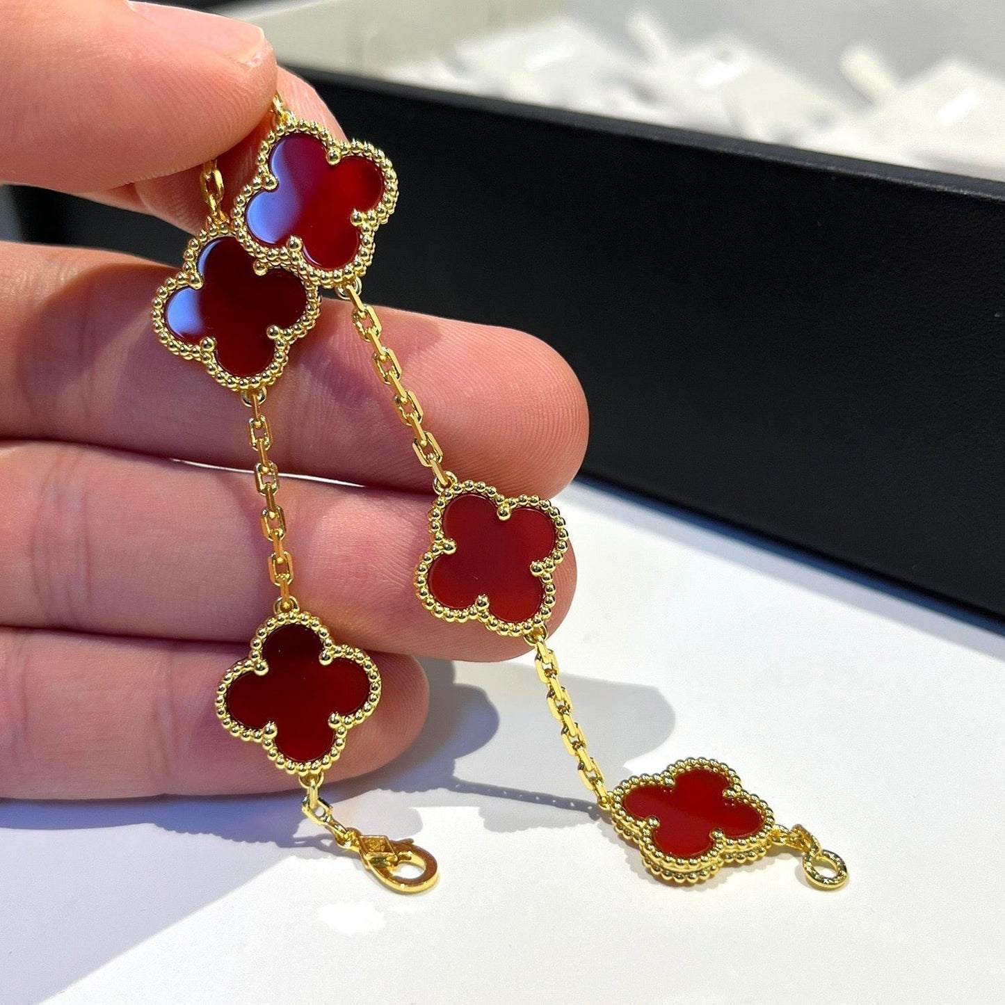 [Baslove]CLOVER 5 MOTIFS RED AGATE  BRACELET