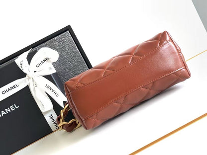 HOBO BAG 22 IN RED BROWN SHINY CALFSKIN GOLD HARDWARE