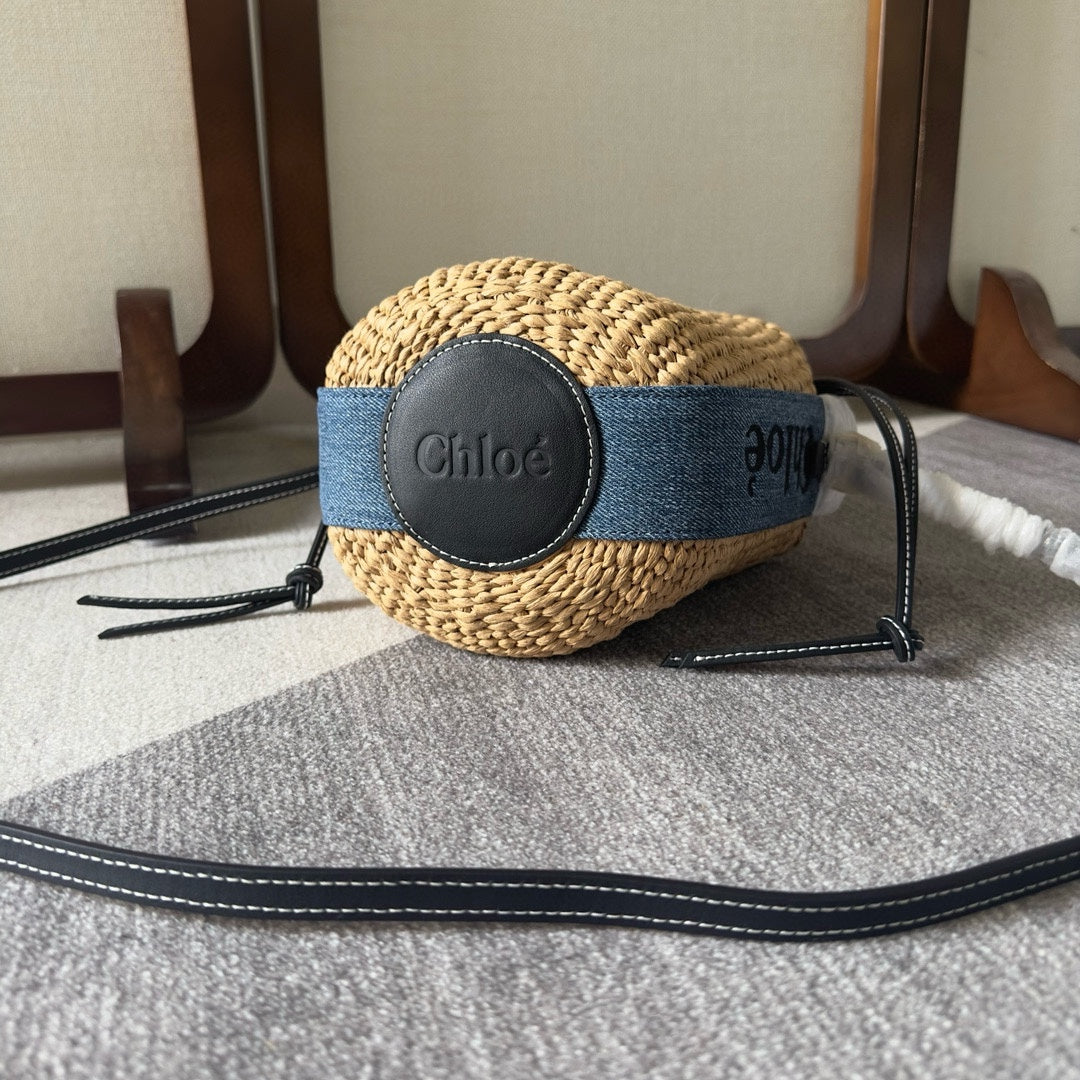 SMALL WOODY BASKET 17 IN NATURAL FIBERS BLUE DENIM BLACK CALFSKIN