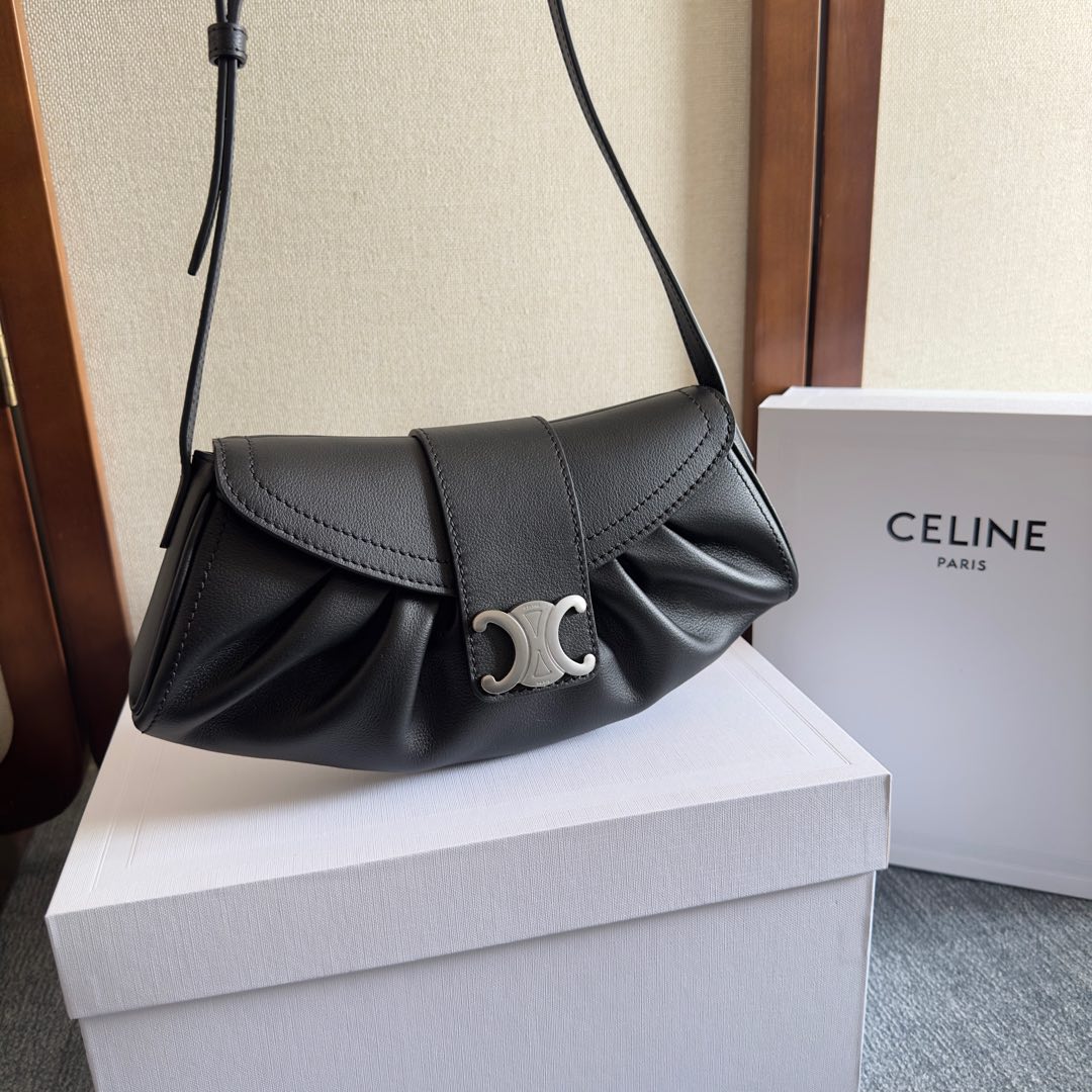 TEEN POLLY 29 IN BLACK CALFSKIN SILVER HARDWARE
