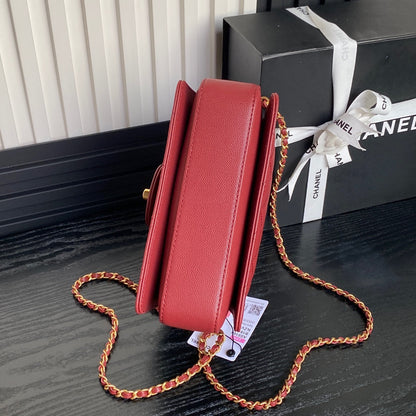 RETRO STYLE FLAP BAG 19 IN STILETTO RED GRAINED CALFSKIN GOLD HARDWARE