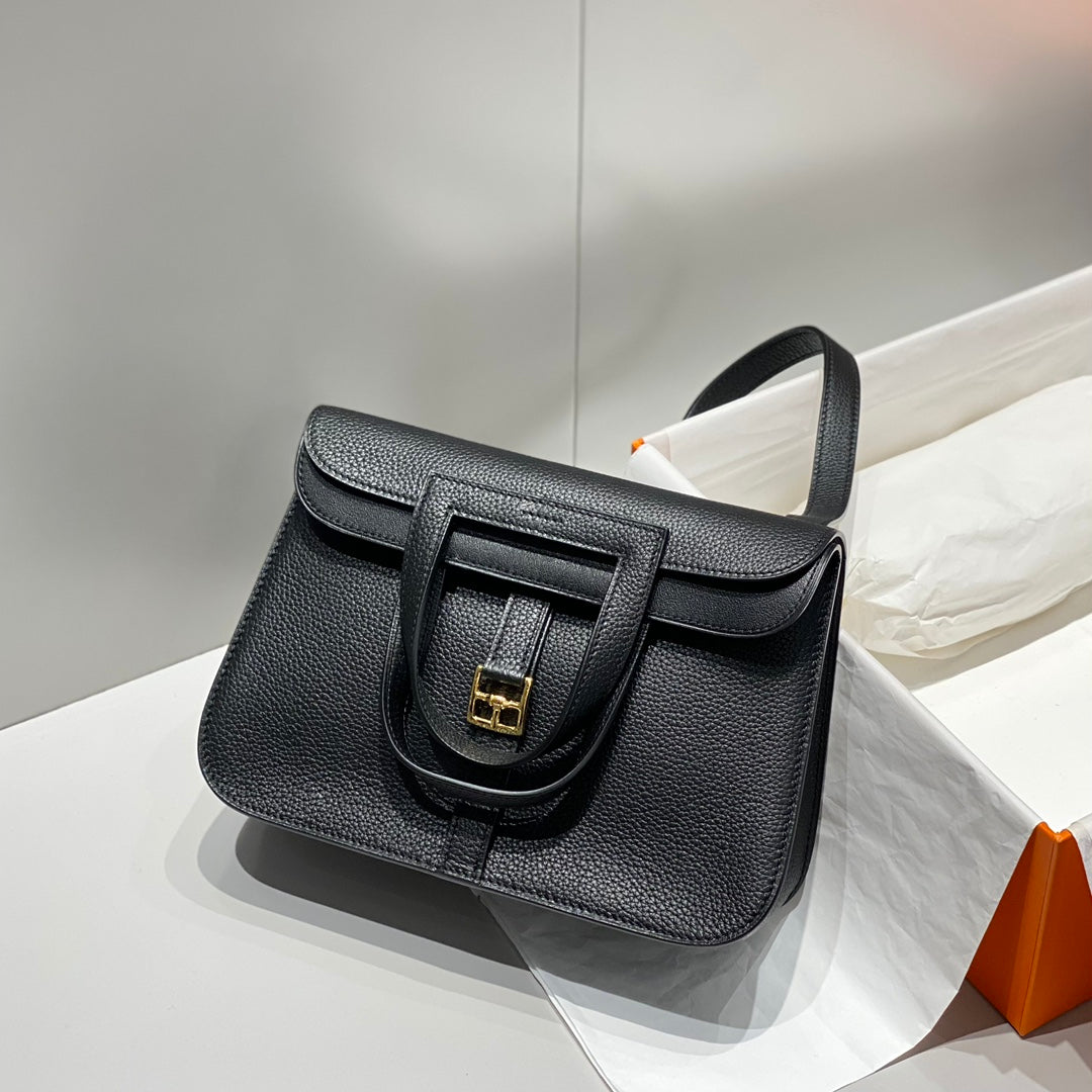 HALZAN 25 HANDLE BAG IN BLACK GRAINED CALFSKIN HARD HARDWARE