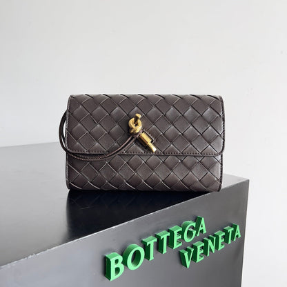 ANDIAMO BAG 19 IN FONDANT CALFSKIN