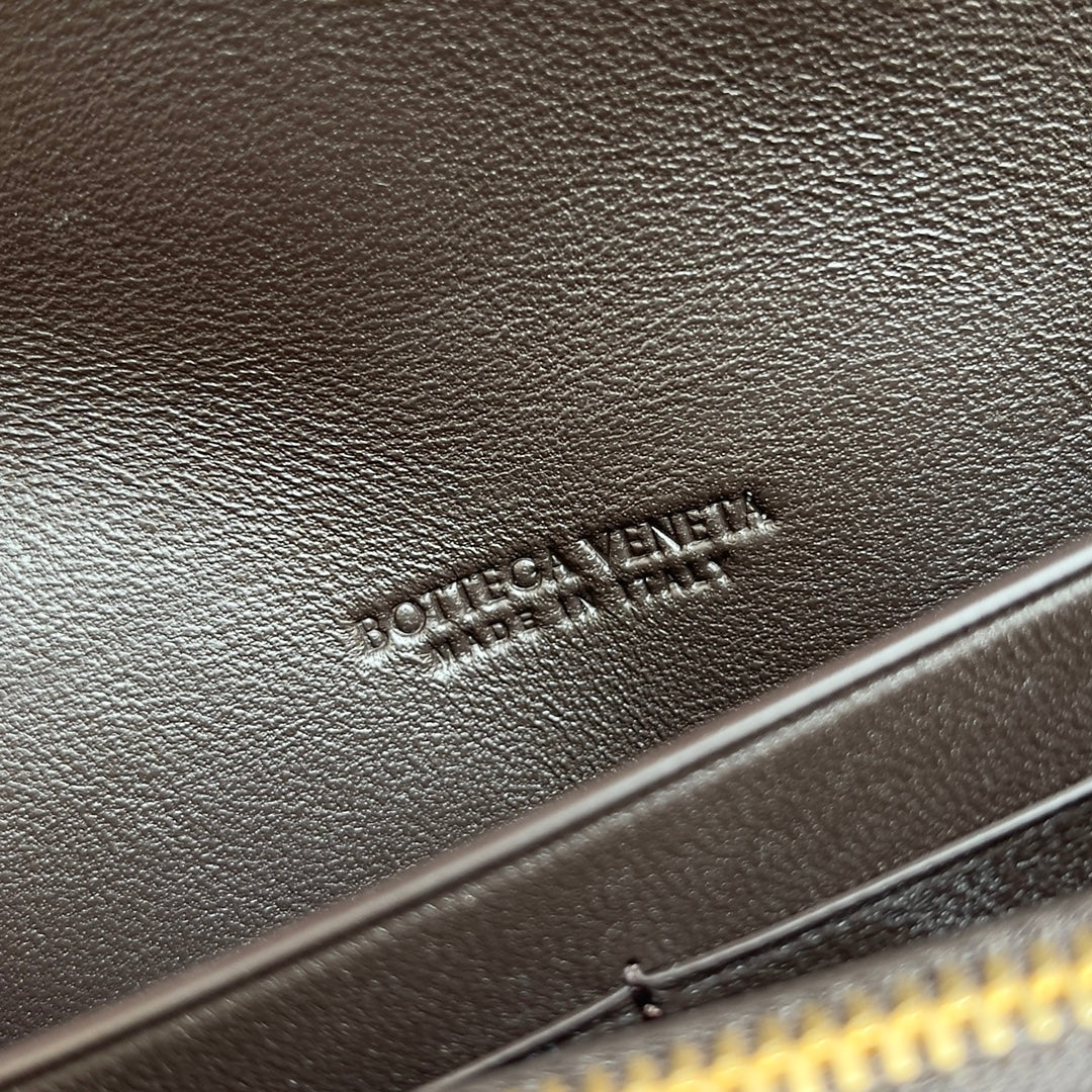ANDIAMO BAG 19 IN FONDANT CALFSKIN