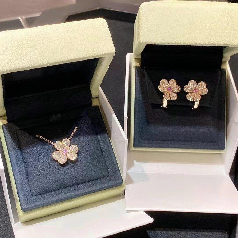 [basloveJW]FRIVOLE ROSÉGOLD-HALSKETTE MIT BLUMEN UND DIAMANTEN