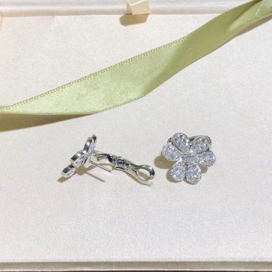 [Baslove]FRIVOLE SILVER FLOWER DIAMOND EARRINGS