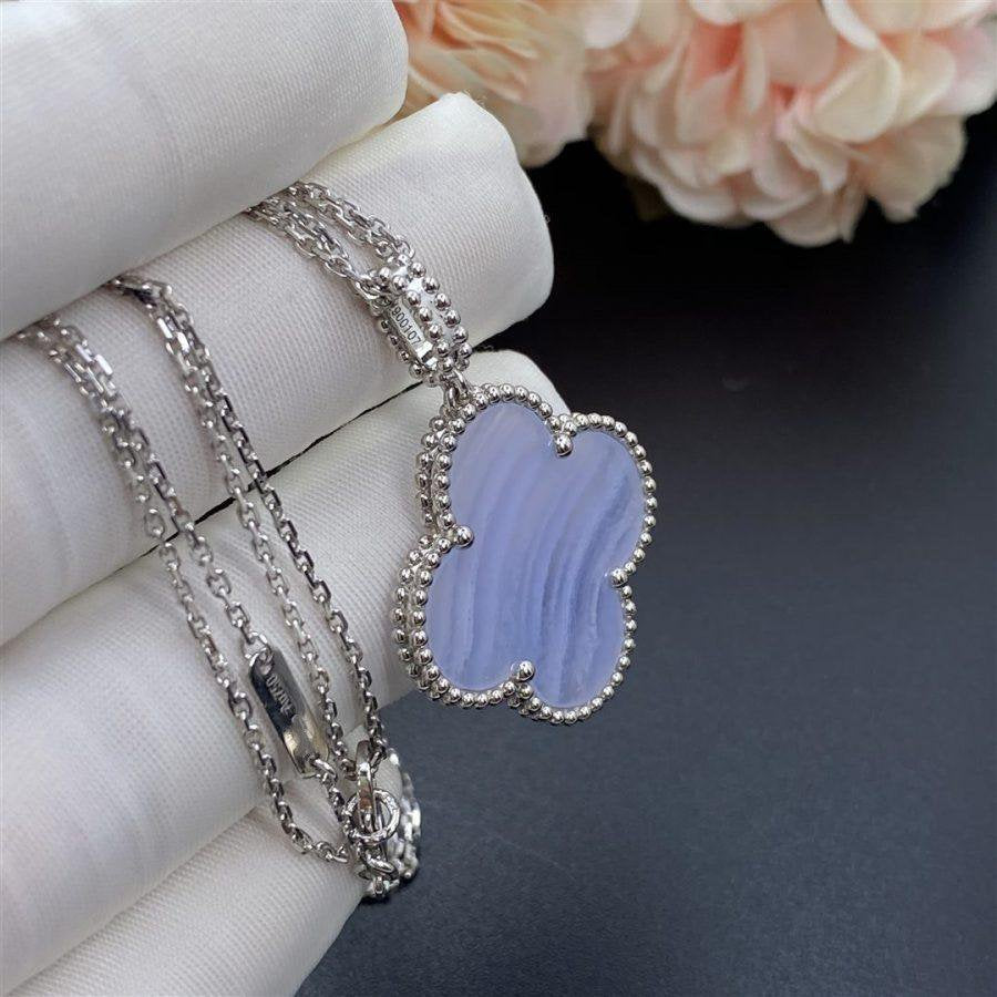 [Baslove]CLOVER SILVER CHALCEDONY BIG CLOVER NECKLACE