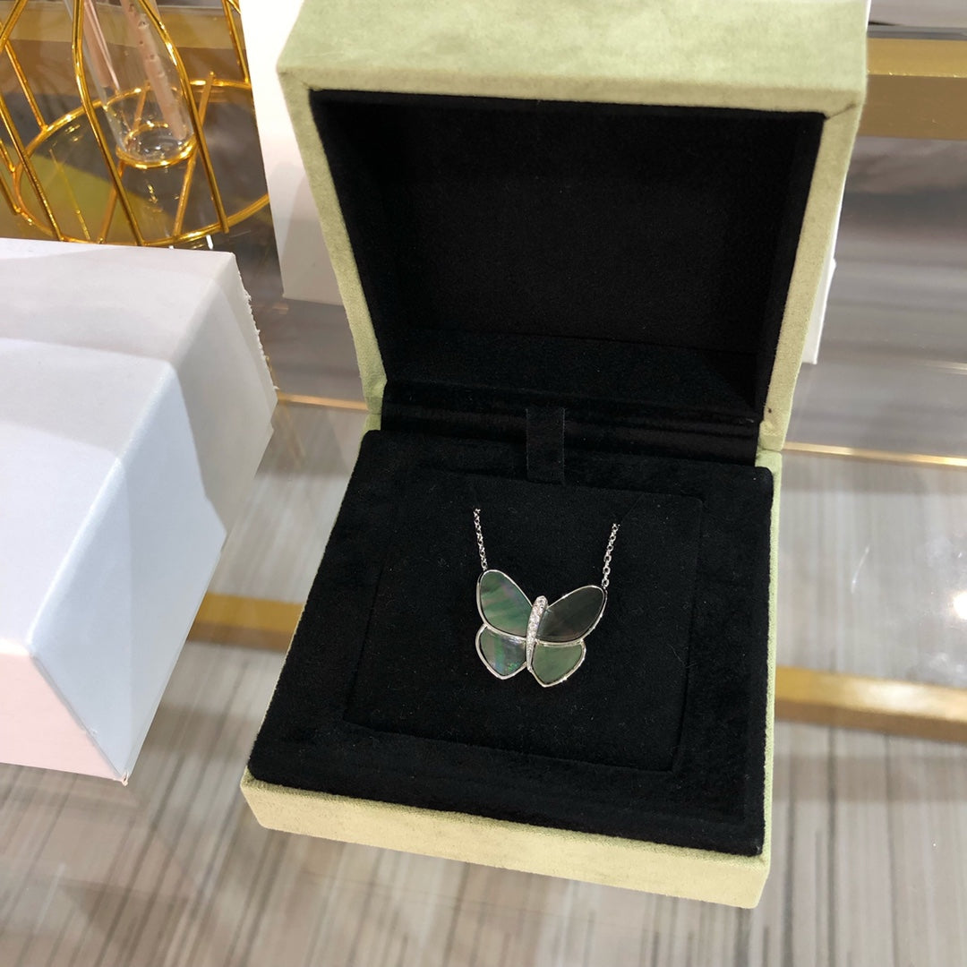 [Baslove]LARGE BUTTERFLY SILVER PENDANT DIAMOND NECKLACE