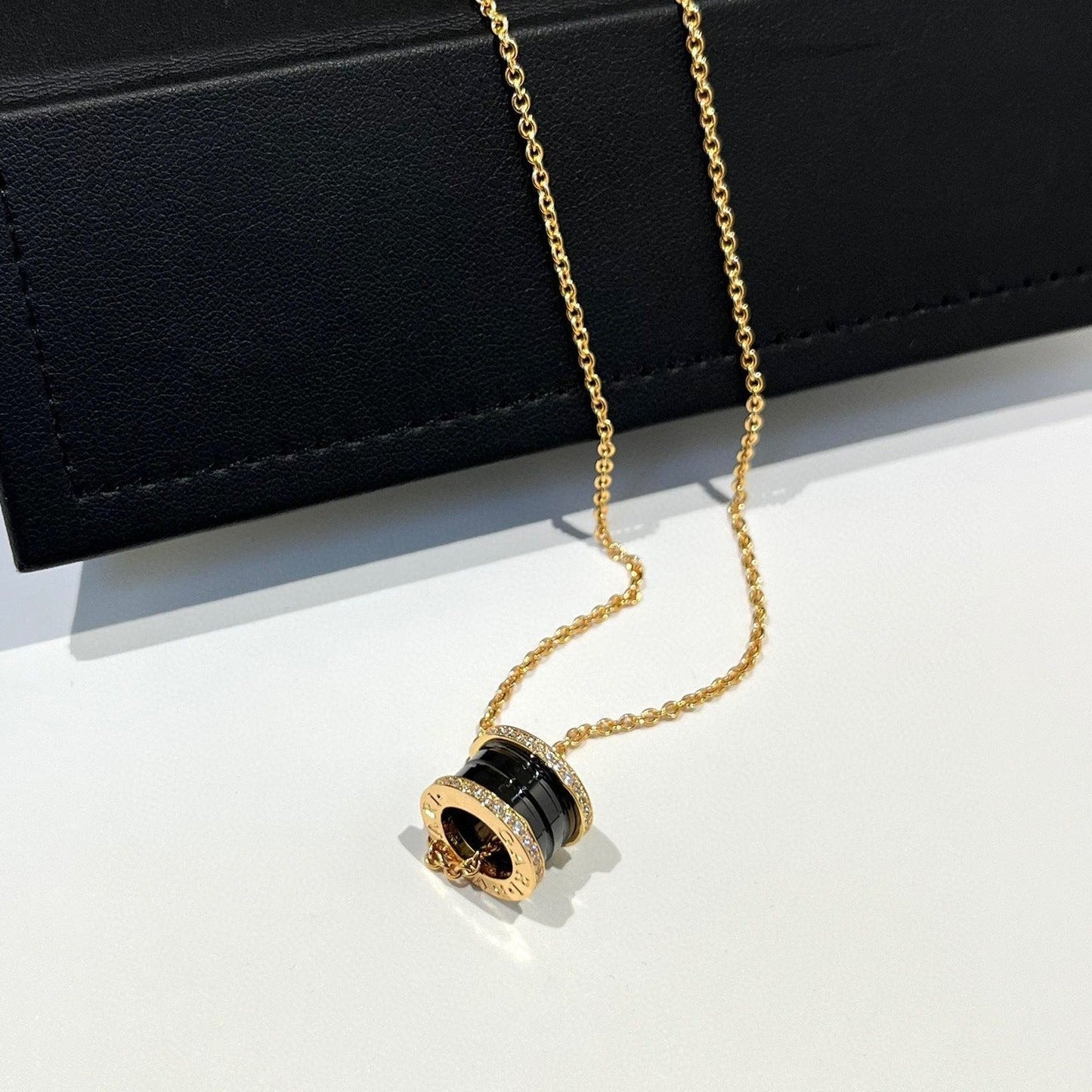 [Baslove]ZERO 1 BLACK CERAMIC DIAMOND PINK GOLD NECKLACE