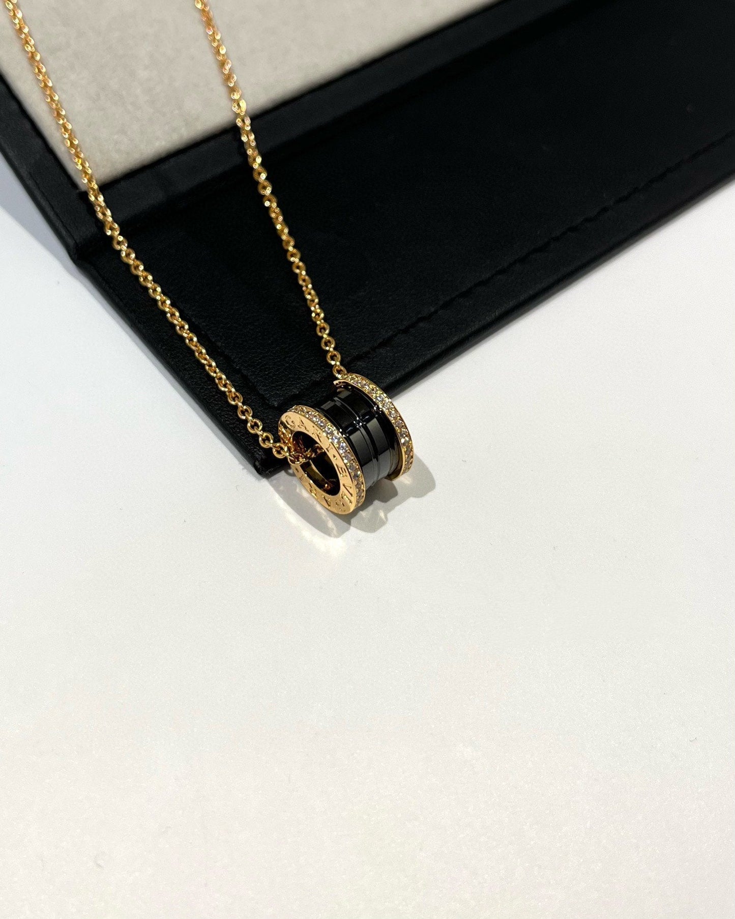 [Baslove]ZERO 1 BLACK CERAMIC DIAMOND PINK GOLD NECKLACE