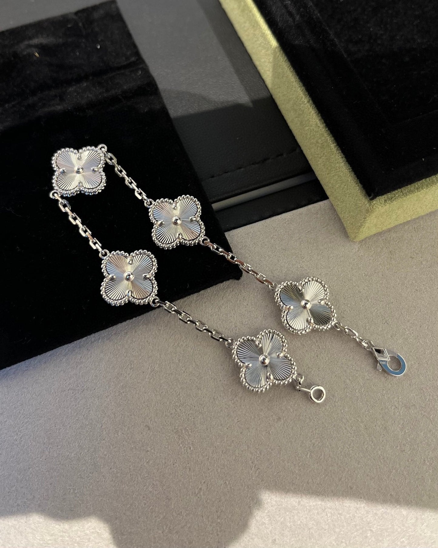 [Baslove]CLOVER SILVER 5 MOTIFS BRACELET